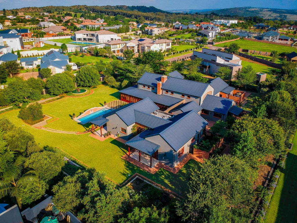 4 Bedroom House For Sale in Zwavelpoort AH - Zwavelpoort AH