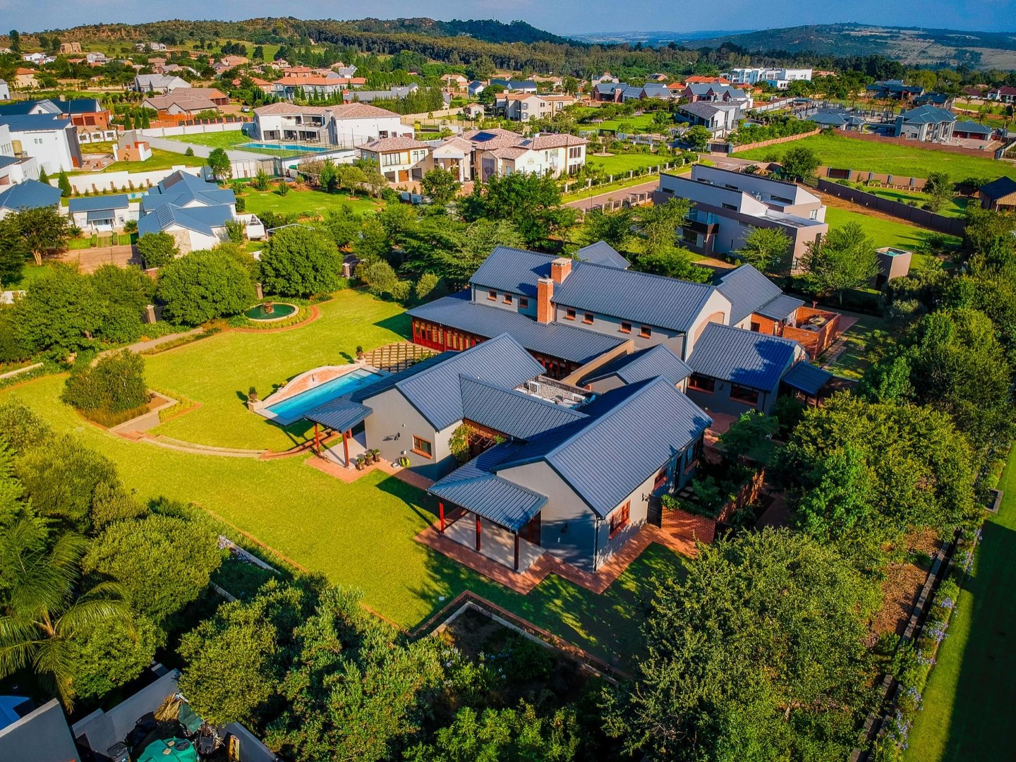 4 Bedroom House For Sale in Zwavelpoort AH - Zwavelpoort AH