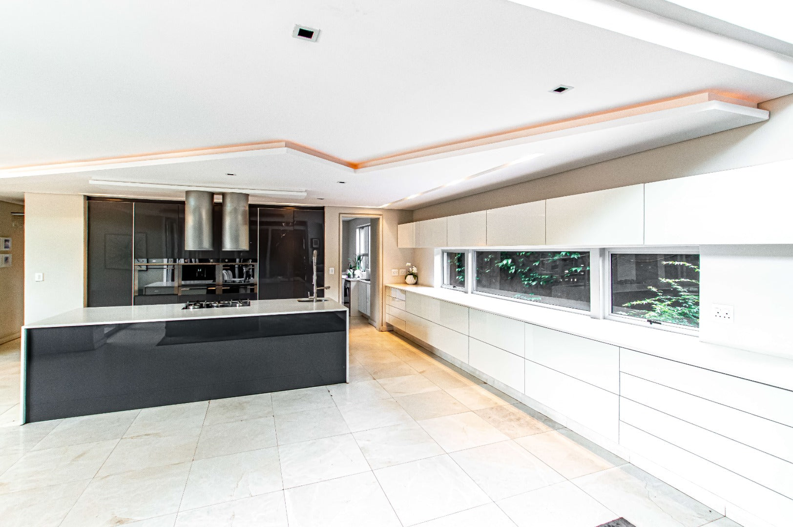 5 Bedroom House For Sale in Bedfordview - Bedfordview