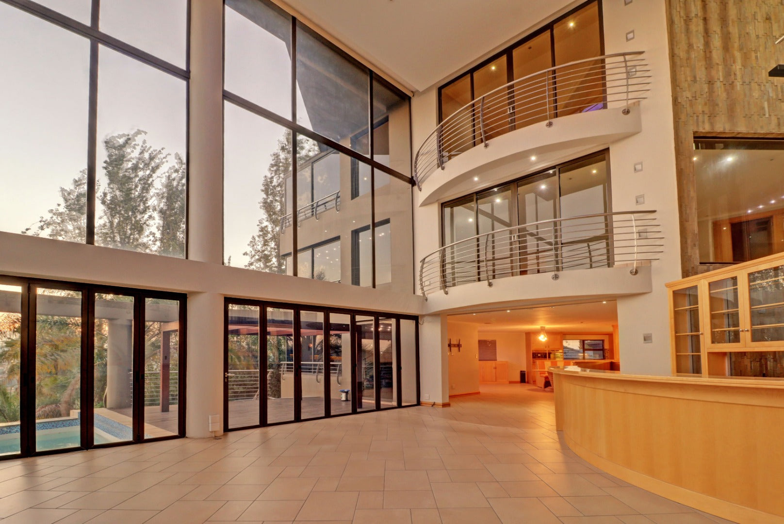6 Bedroom House For Sale in Woodhill Golf Estate - Woodhill Golf Estate