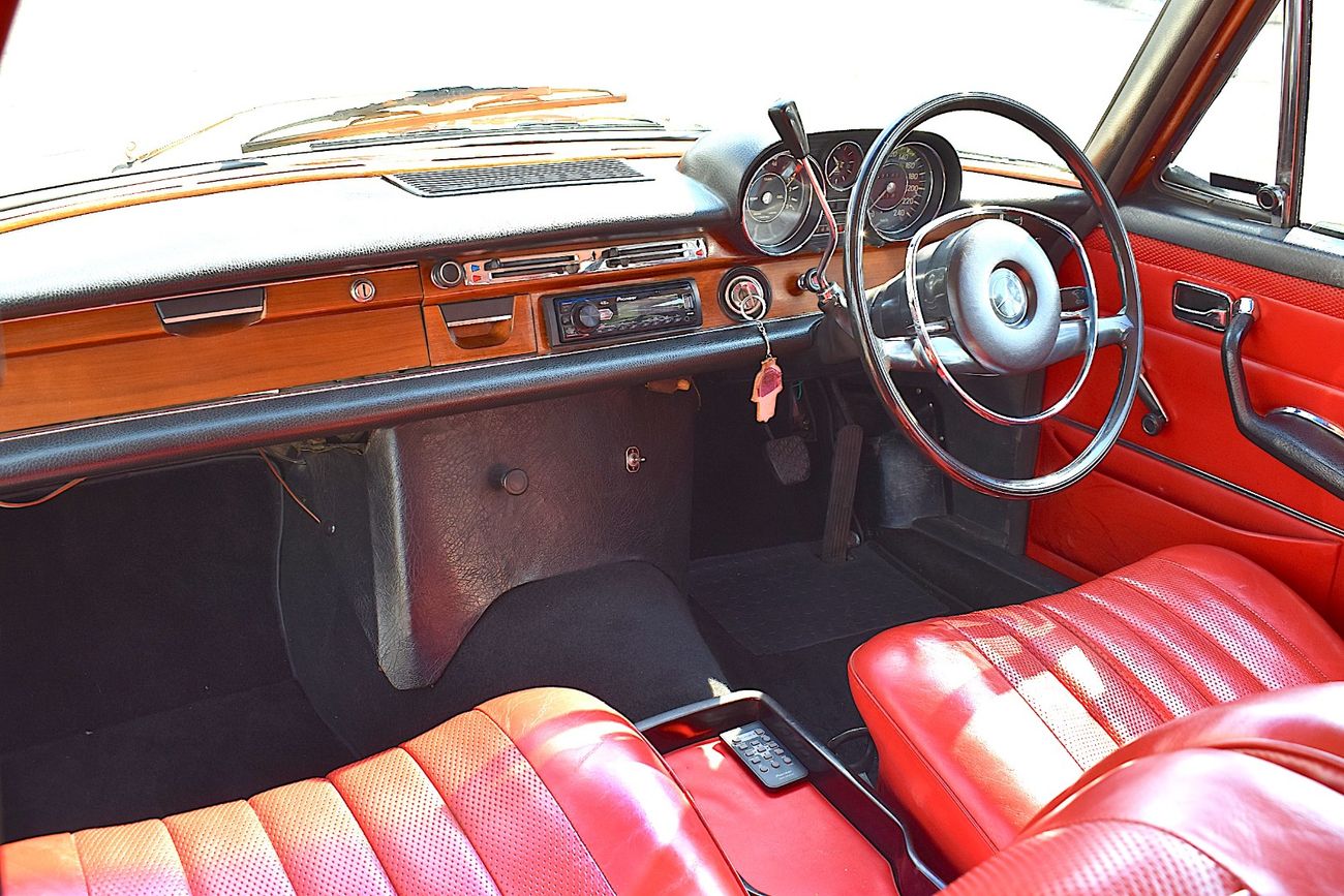 1971 Mercedes-Benz W108 280S (auto)