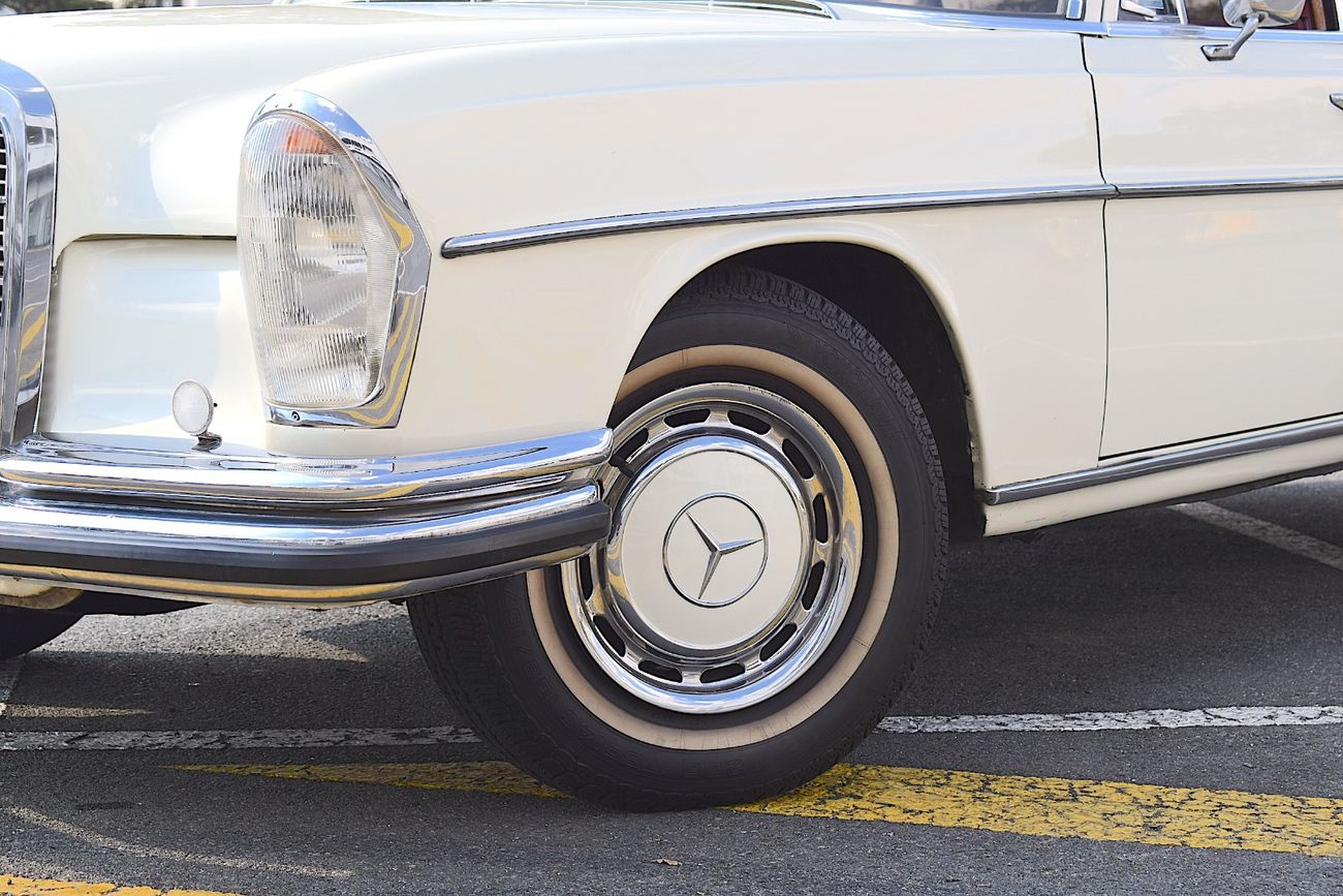 1971 Mercedes-Benz W108 280S (auto)