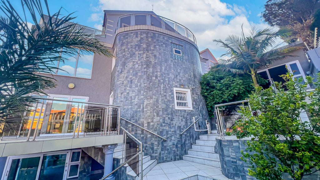 14 Bedroom House For Sale in Bassonia - Bassonia