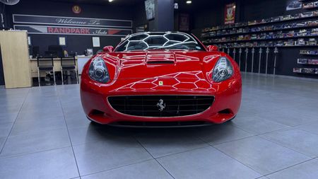 2012 Ferrari California 30 South Africa - image 2