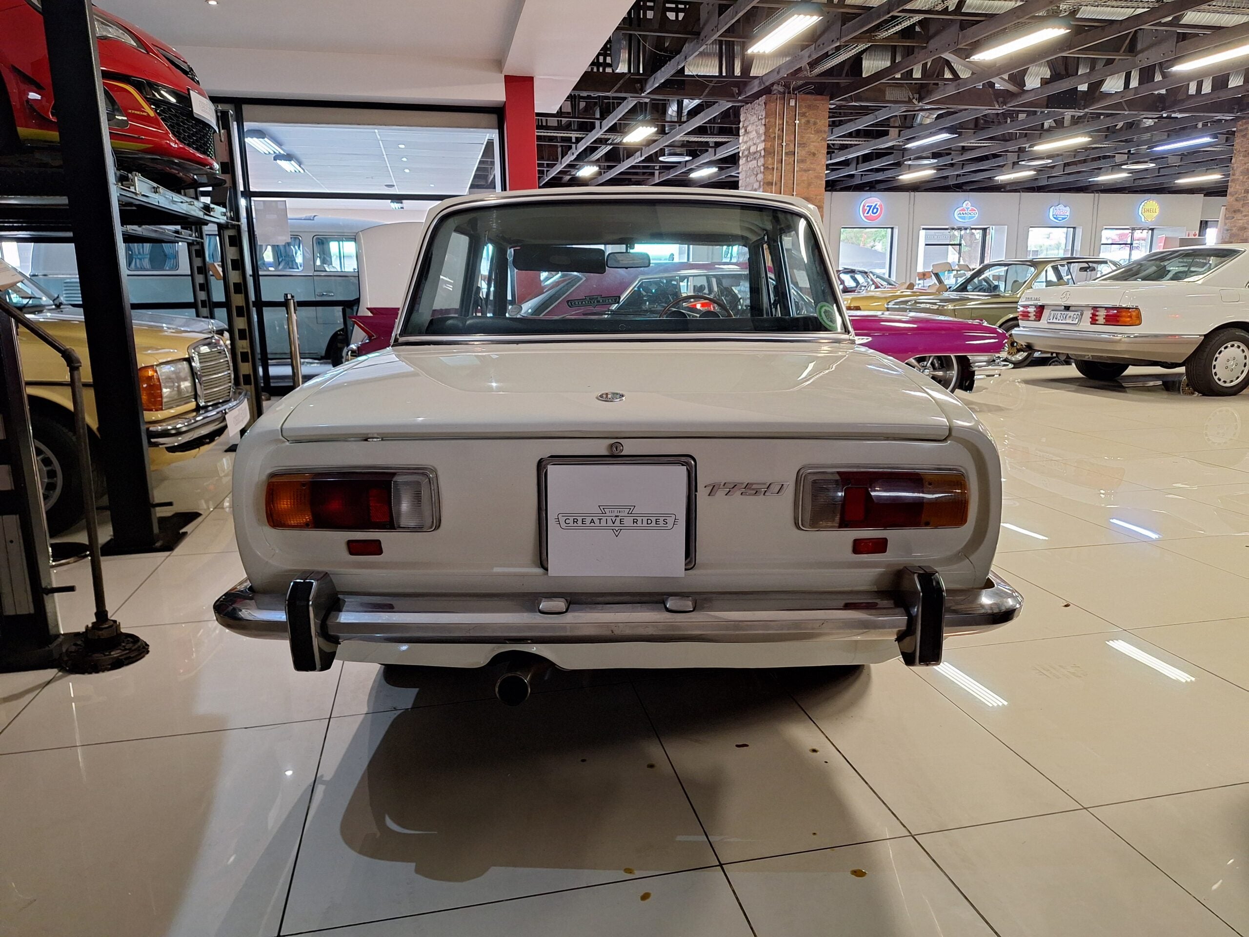 1972 Alfa Romeo 1750 Berlina - image 5