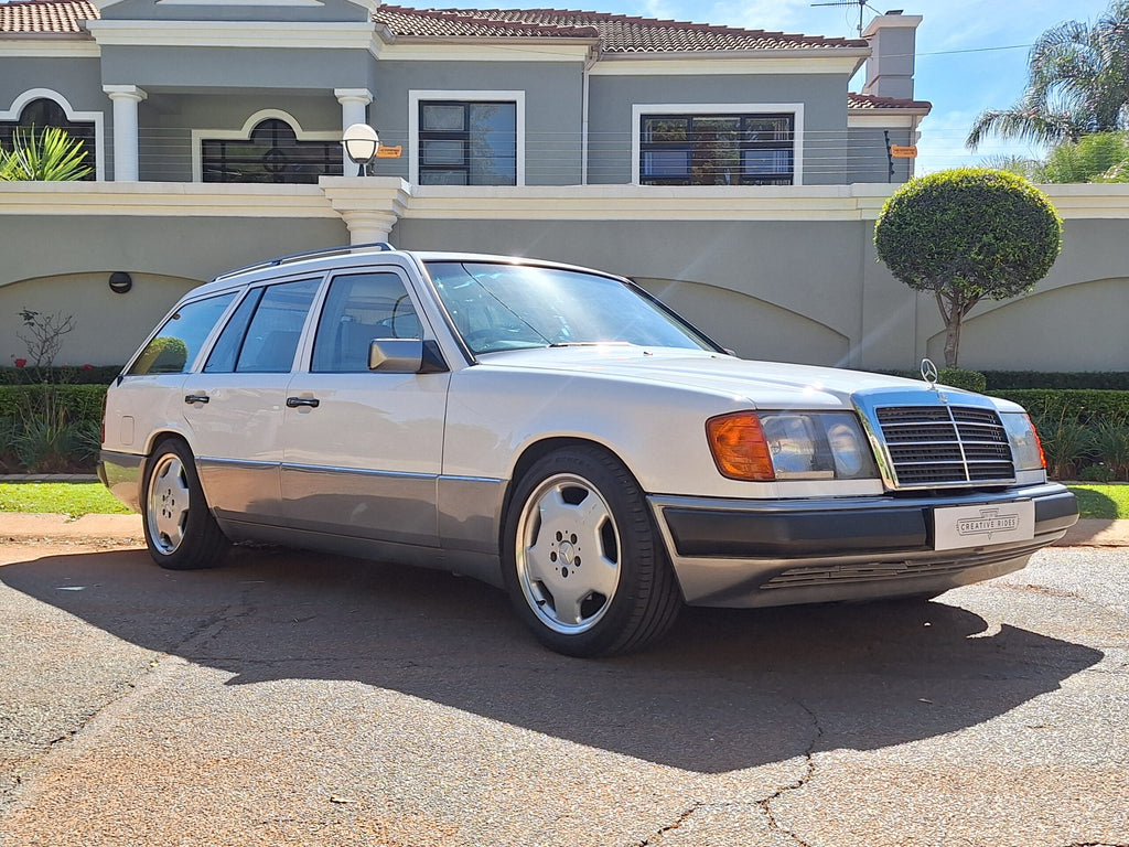 1984 Mercedes Benz 300TE - image 2