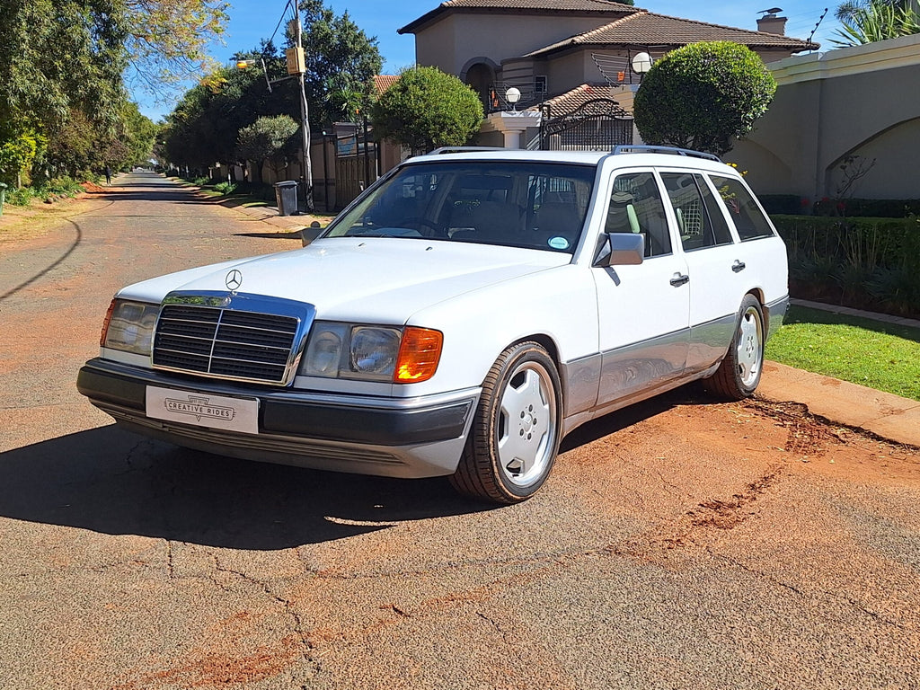 1984 Mercedes Benz 300TE - image 4
