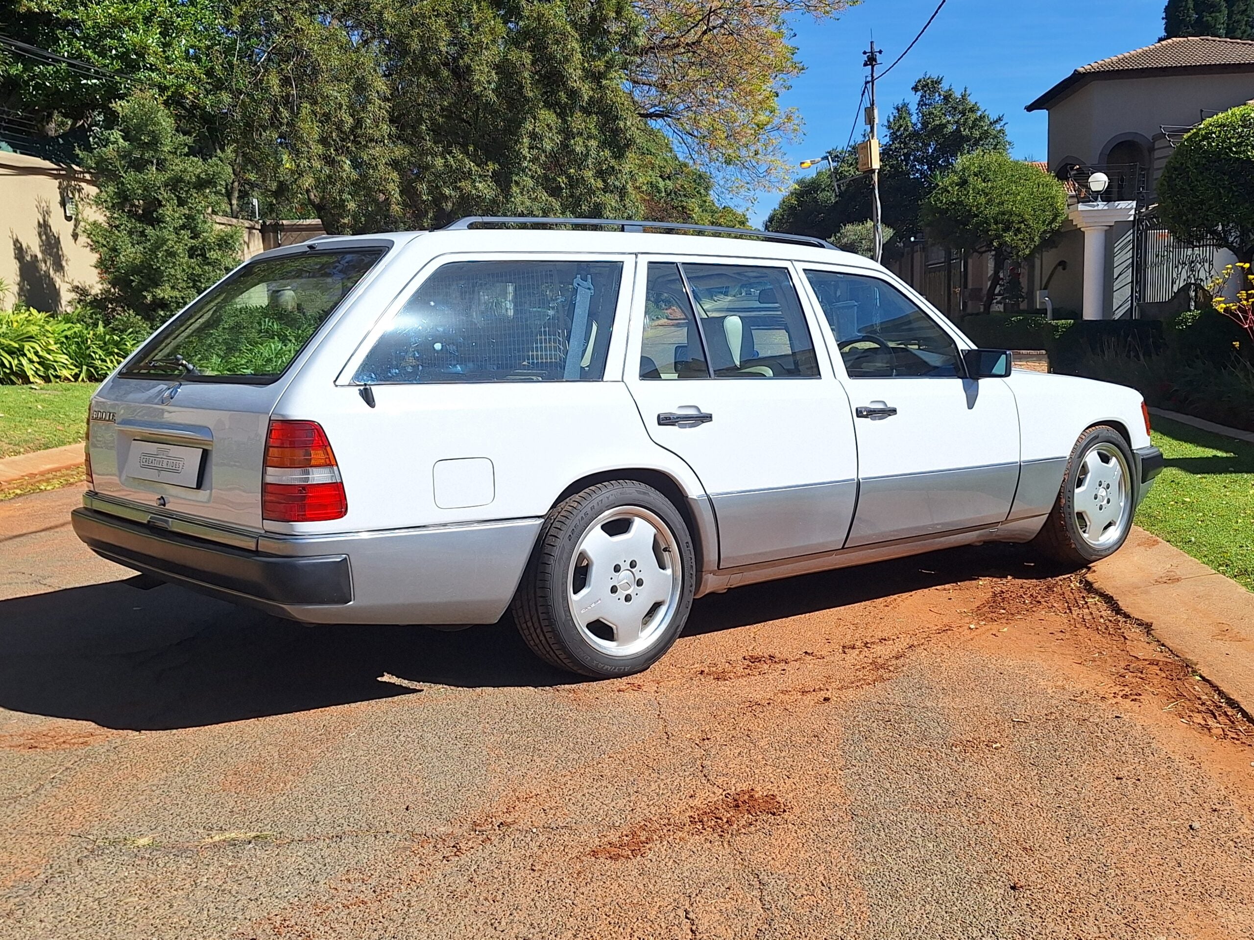 1984 Mercedes Benz 300TE - image 8