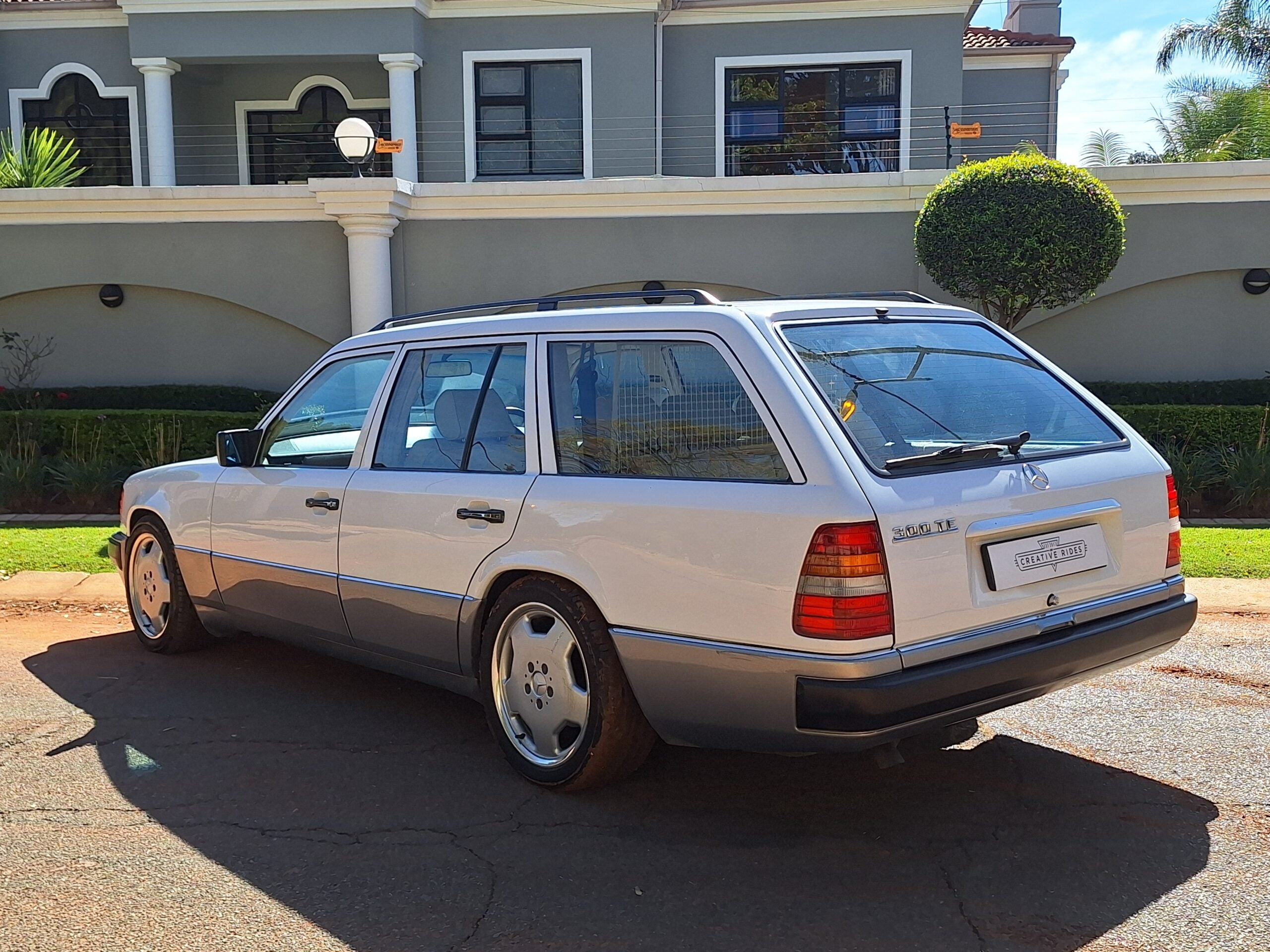 1984 Mercedes Benz 300TE - image 6