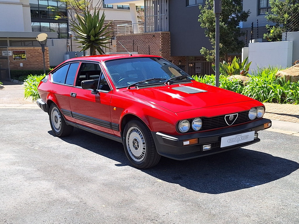 1981 Alfa Romeo 2.5 GTV - image 2