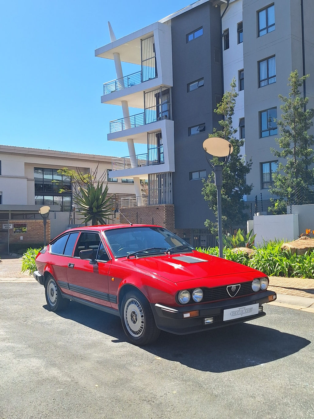 1981 Alfa Romeo 2.5 GTV - image 3