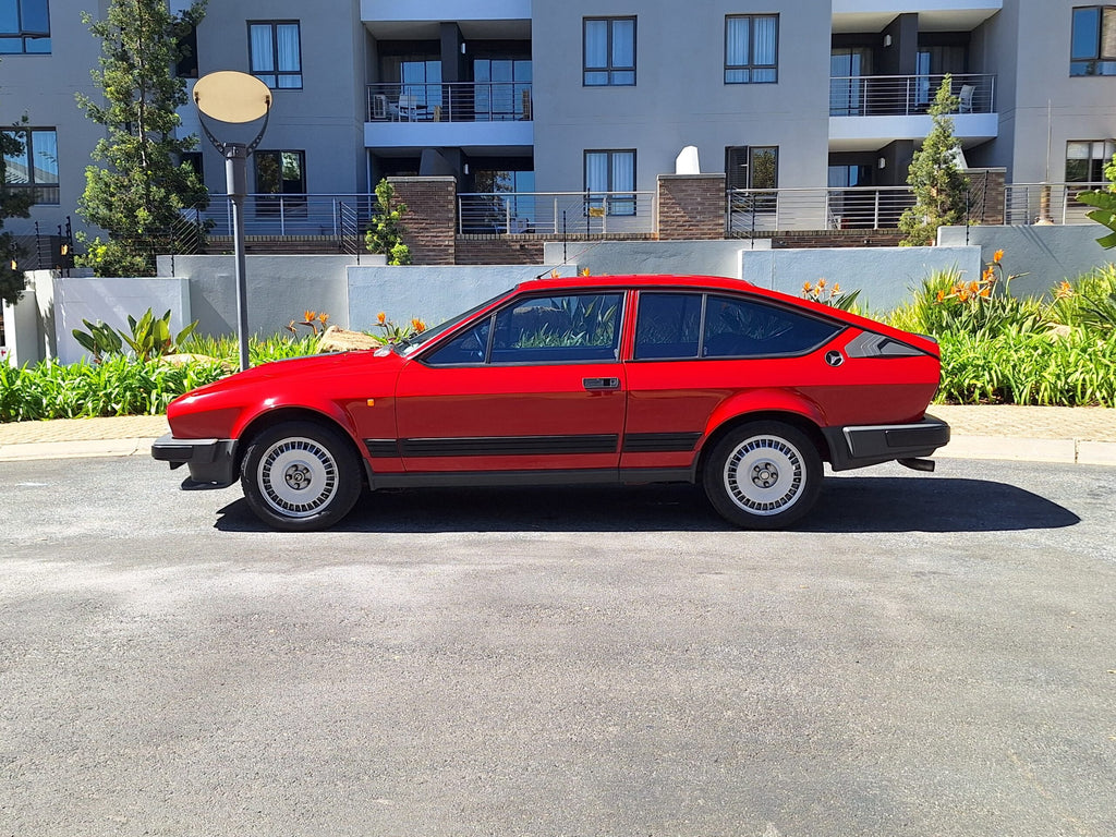 1981 Alfa Romeo 2.5 GTV - image 9