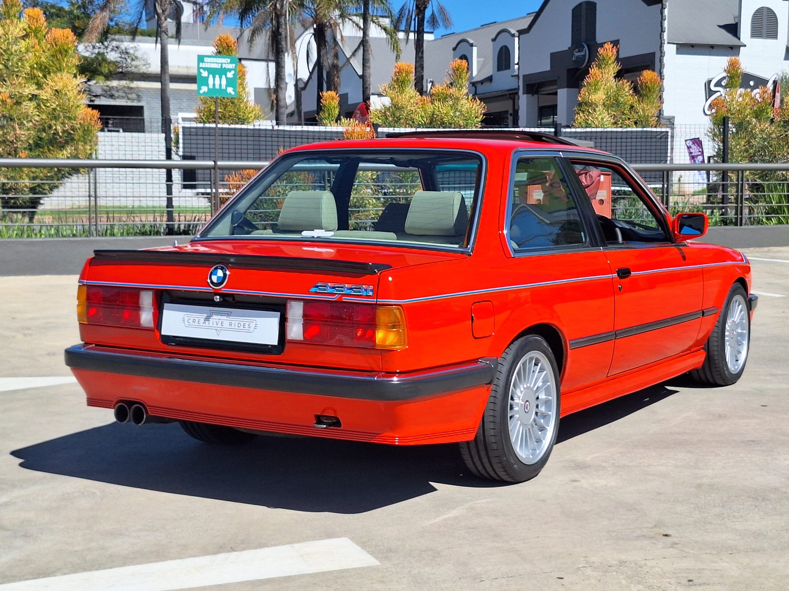 BMW 333i E30 - image 7