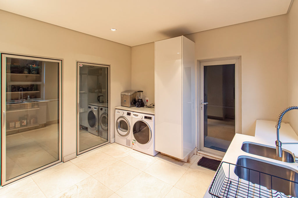 5 Bedroom House For Sale in Bedfordview - Bedfordview