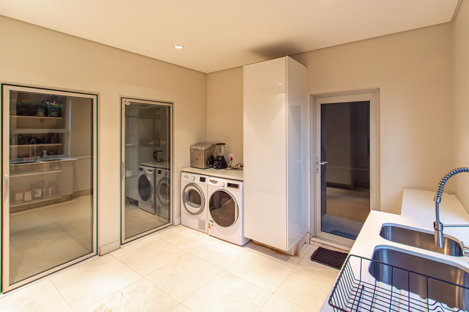 5 Bedroom House For Sale in Bedfordview - Bedfordview