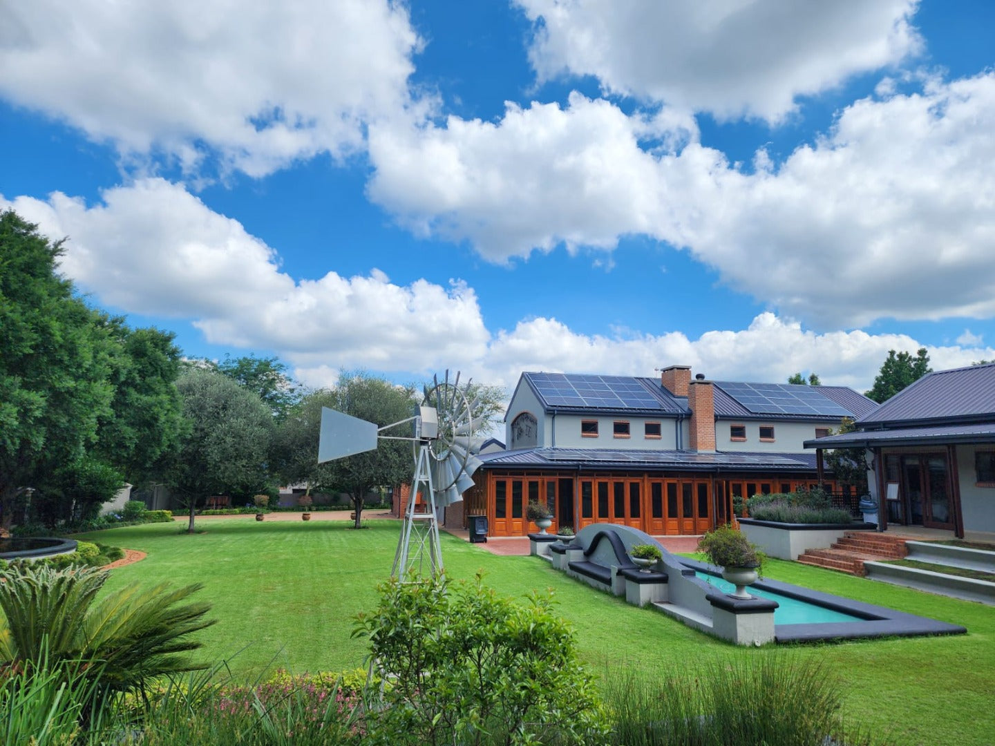 4 Bedroom House For Sale in Zwavelpoort AH - Zwavelpoort AH