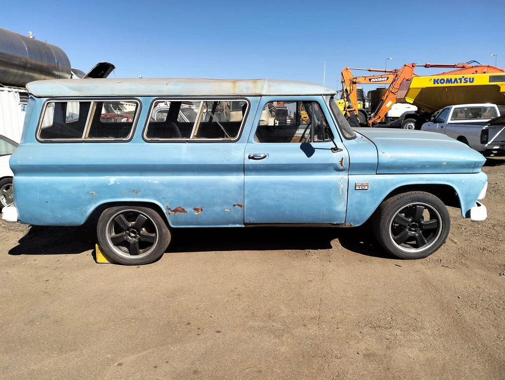 1966 Chevrolet Suburban South Africa - photo 4