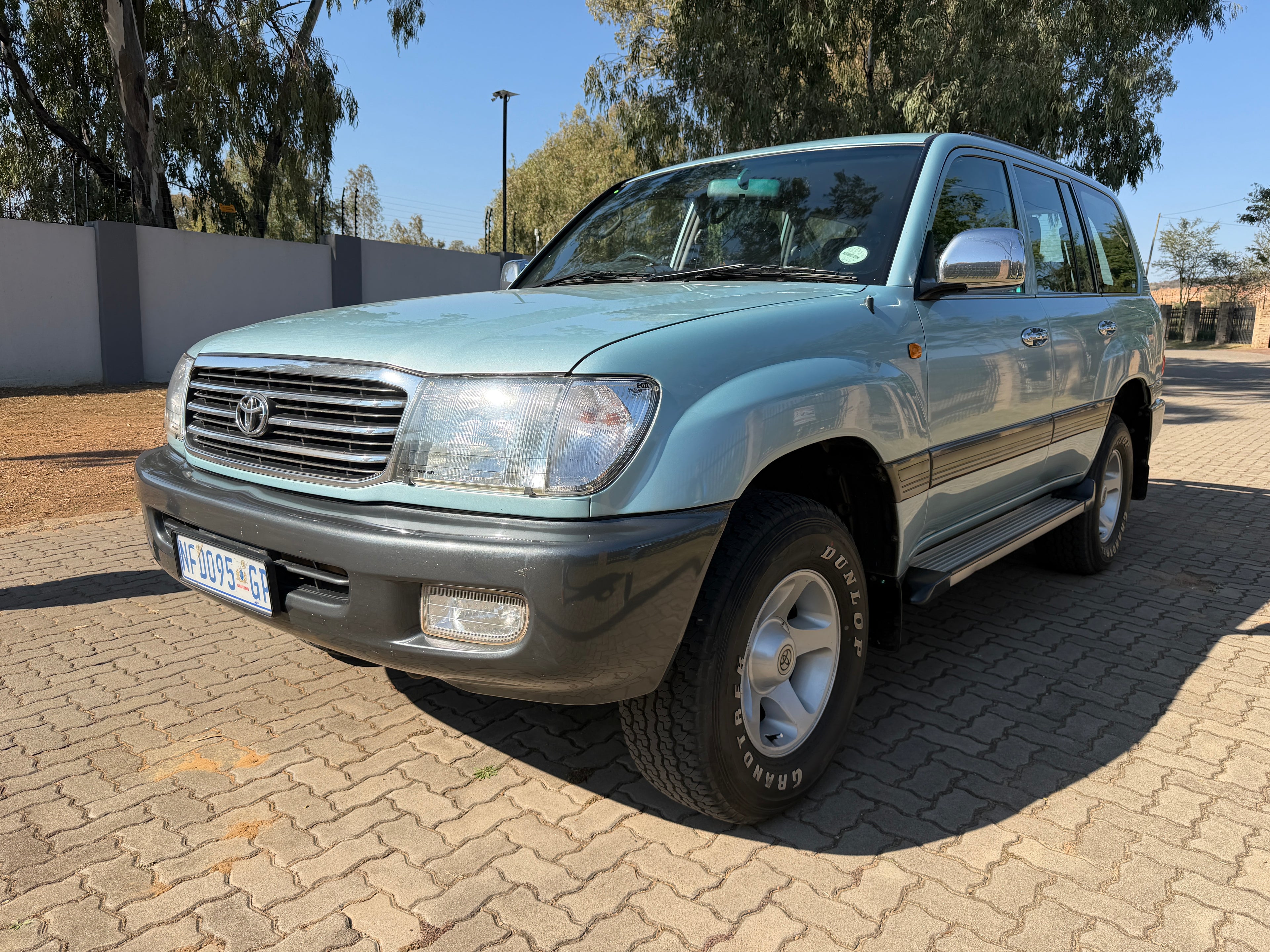 2001 Toyota Land Cruiser 100 Series 50th Anniversary South Africa - photo 2