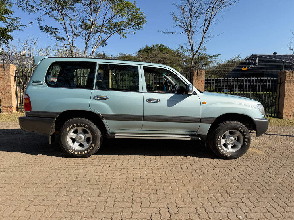 2001 Toyota Land Cruiser 100 Series 50th Anniversary South Africa - photo 4
