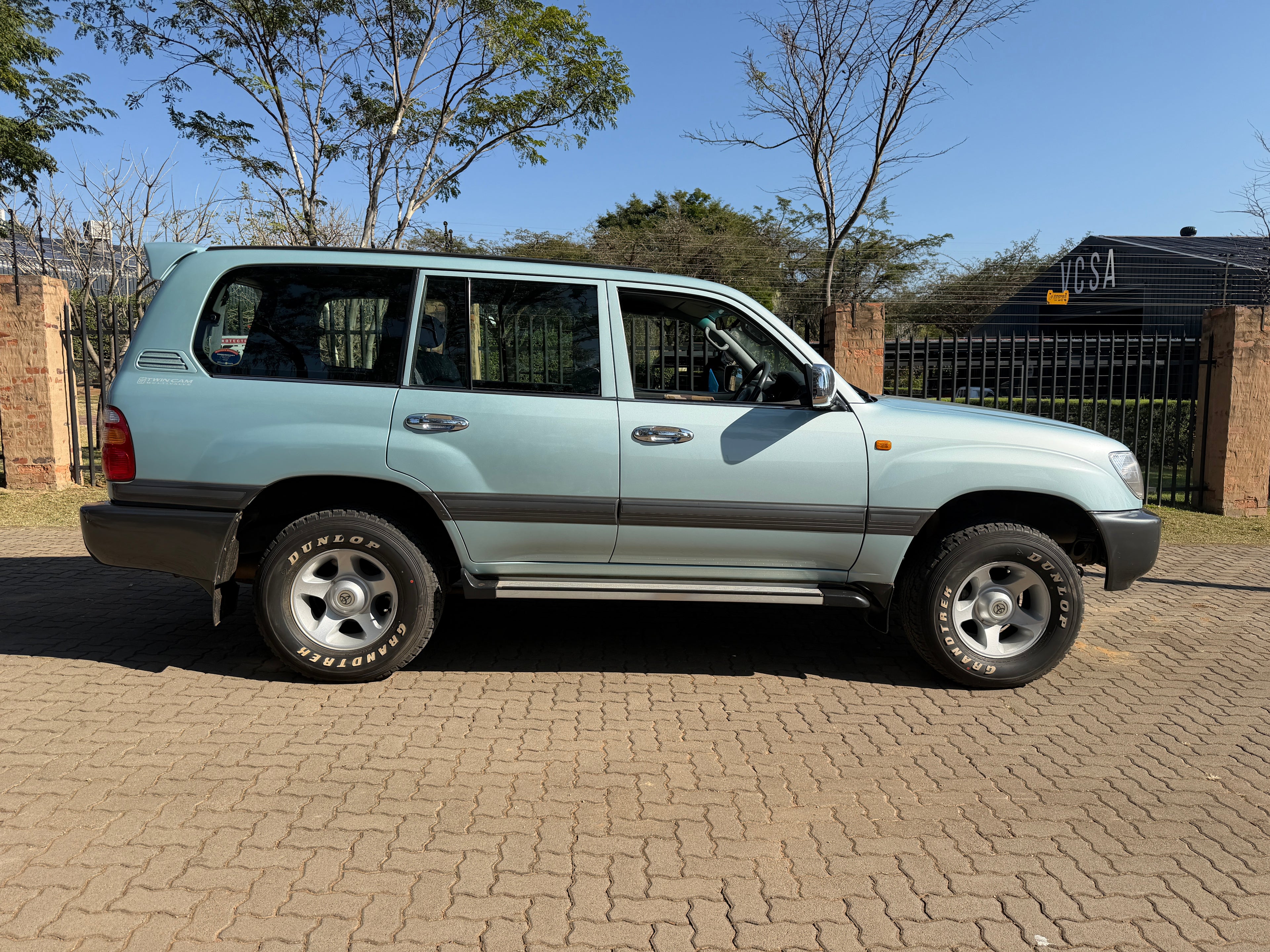 2001 Toyota Land Cruiser 100 Series 50th Anniversary South Africa - photo 4