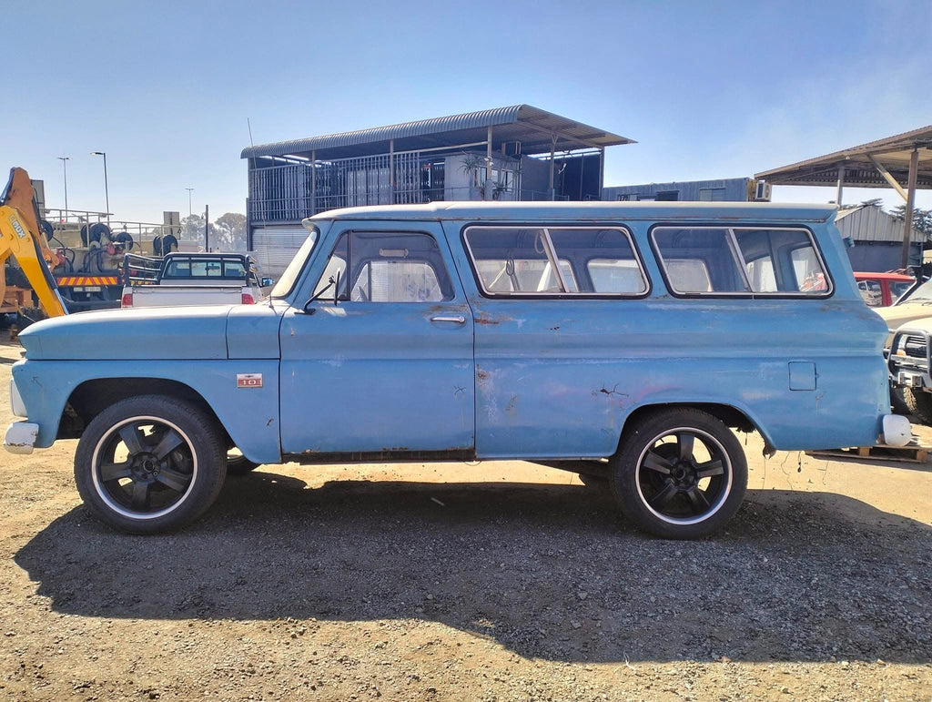 1966 Chevrolet Suburban South Africa - photo 3