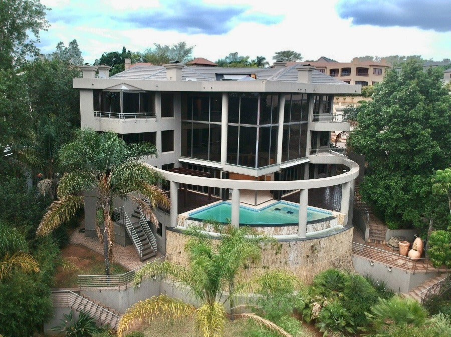 6 Bedroom House For Sale in Woodhill Golf Estate - Woodhill Golf Estate