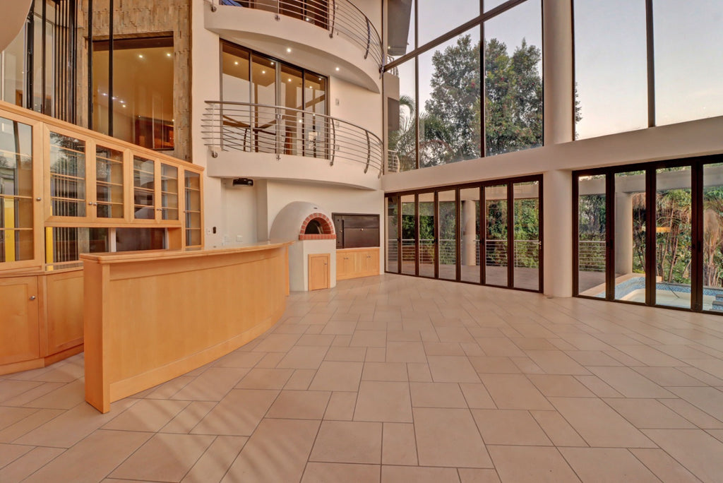 6 Bedroom House For Sale in Woodhill Golf Estate - Woodhill Golf Estate