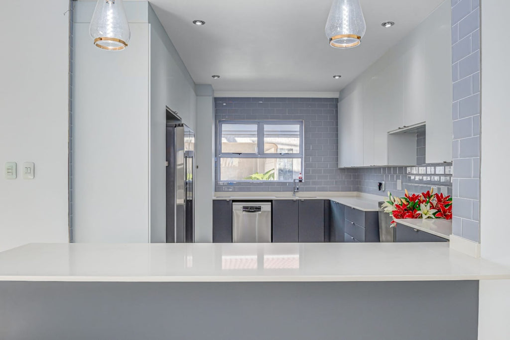 14 Bedroom House For Sale in Bassonia - Bassonia