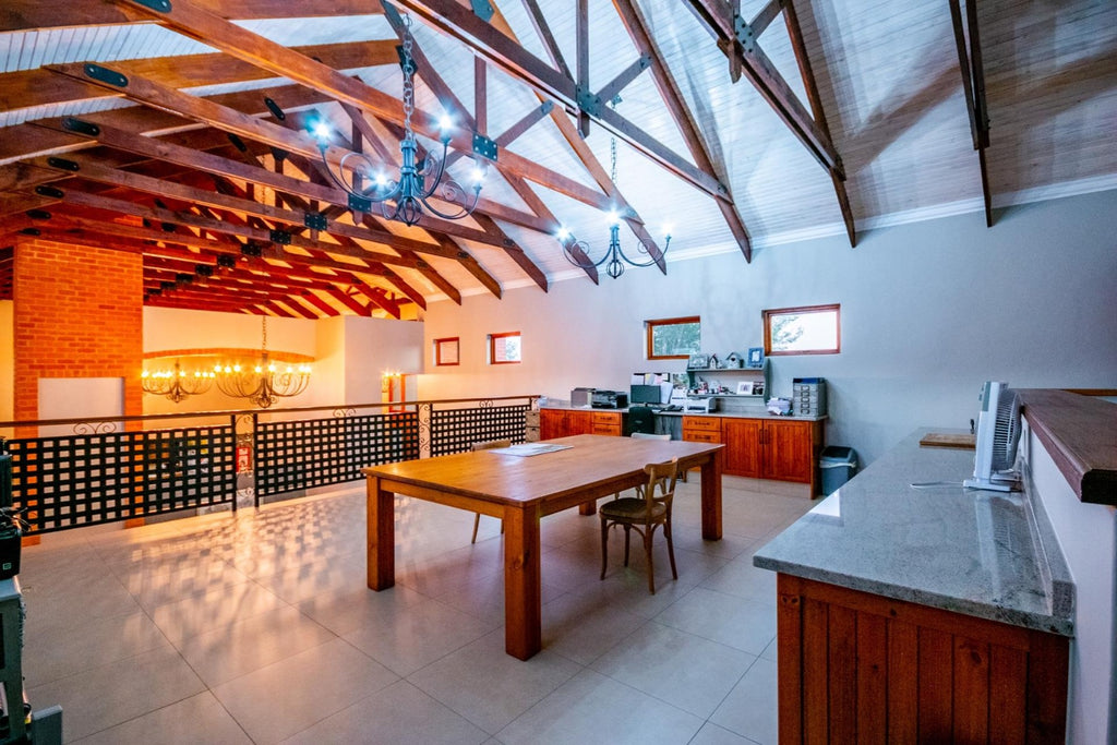 4 Bedroom House For Sale in Zwavelpoort AH - Zwavelpoort AH