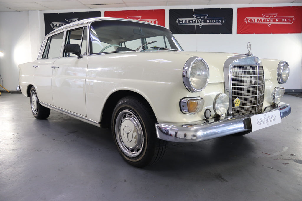 1965 Mercedes Benz 220 D Fintail - image 3