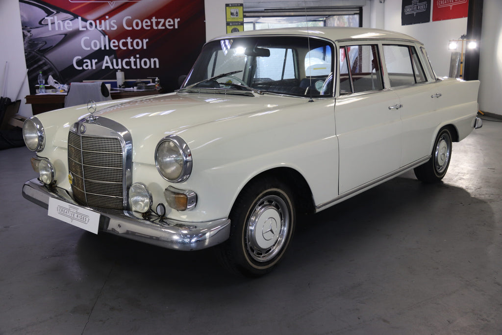 1965 Mercedes Benz 220 D Fintail