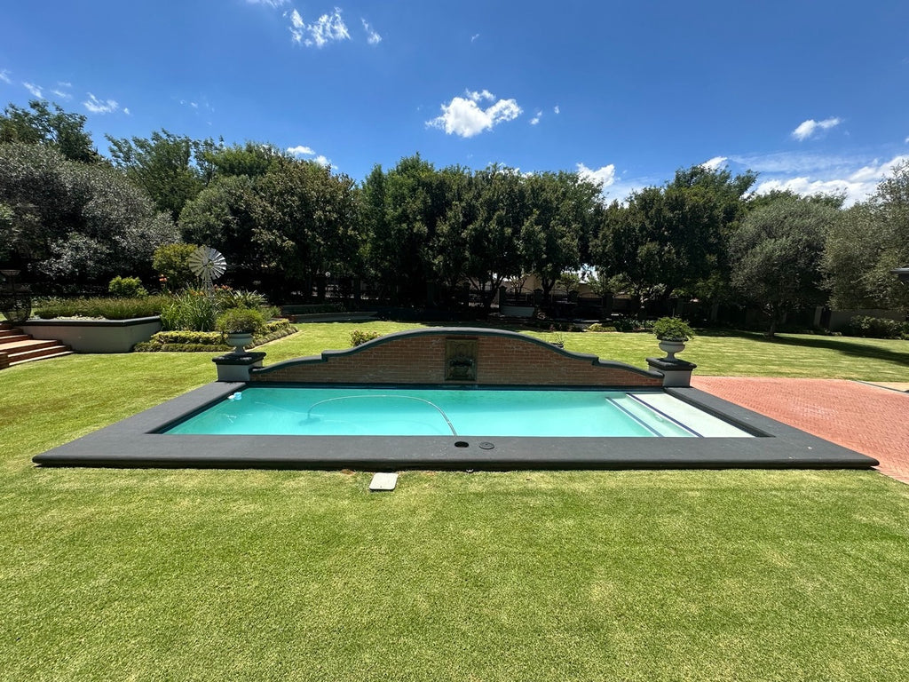 4 Bedroom House For Sale in Zwavelpoort AH - Zwavelpoort AH