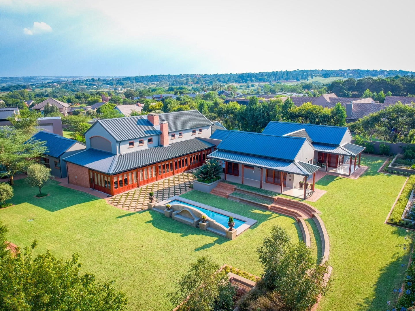 4 Bedroom House For Sale in Zwavelpoort AH - Zwavelpoort AH