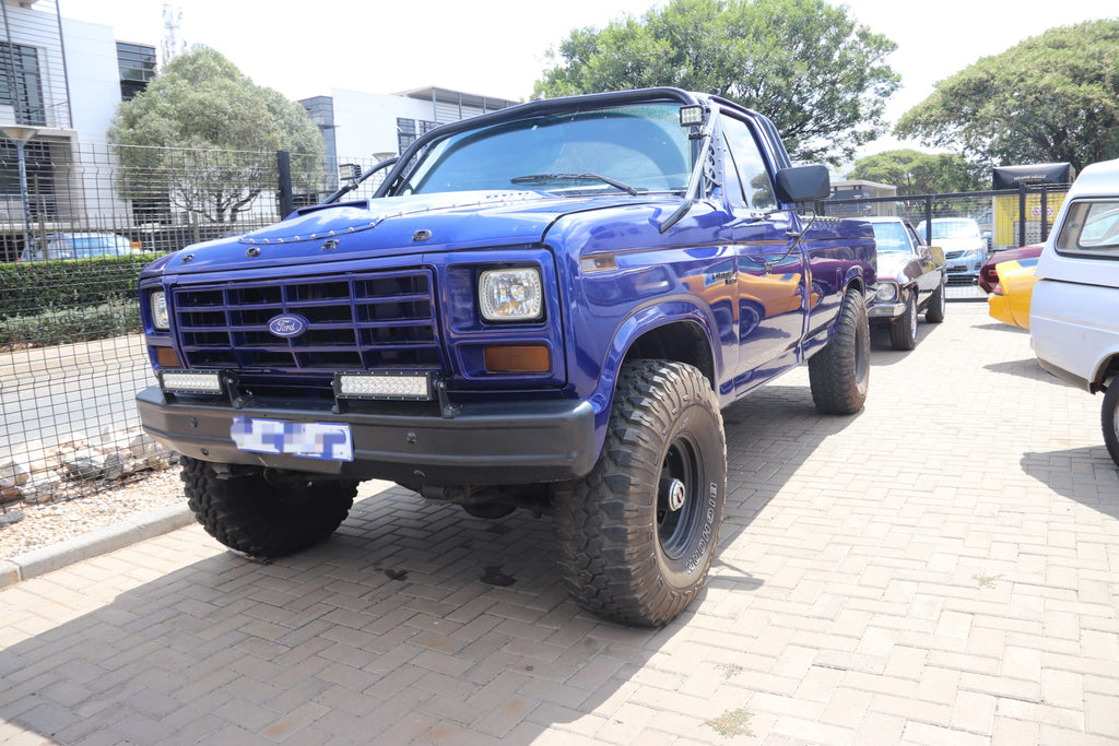 1985 Ford F350 Pick-Up - image 2