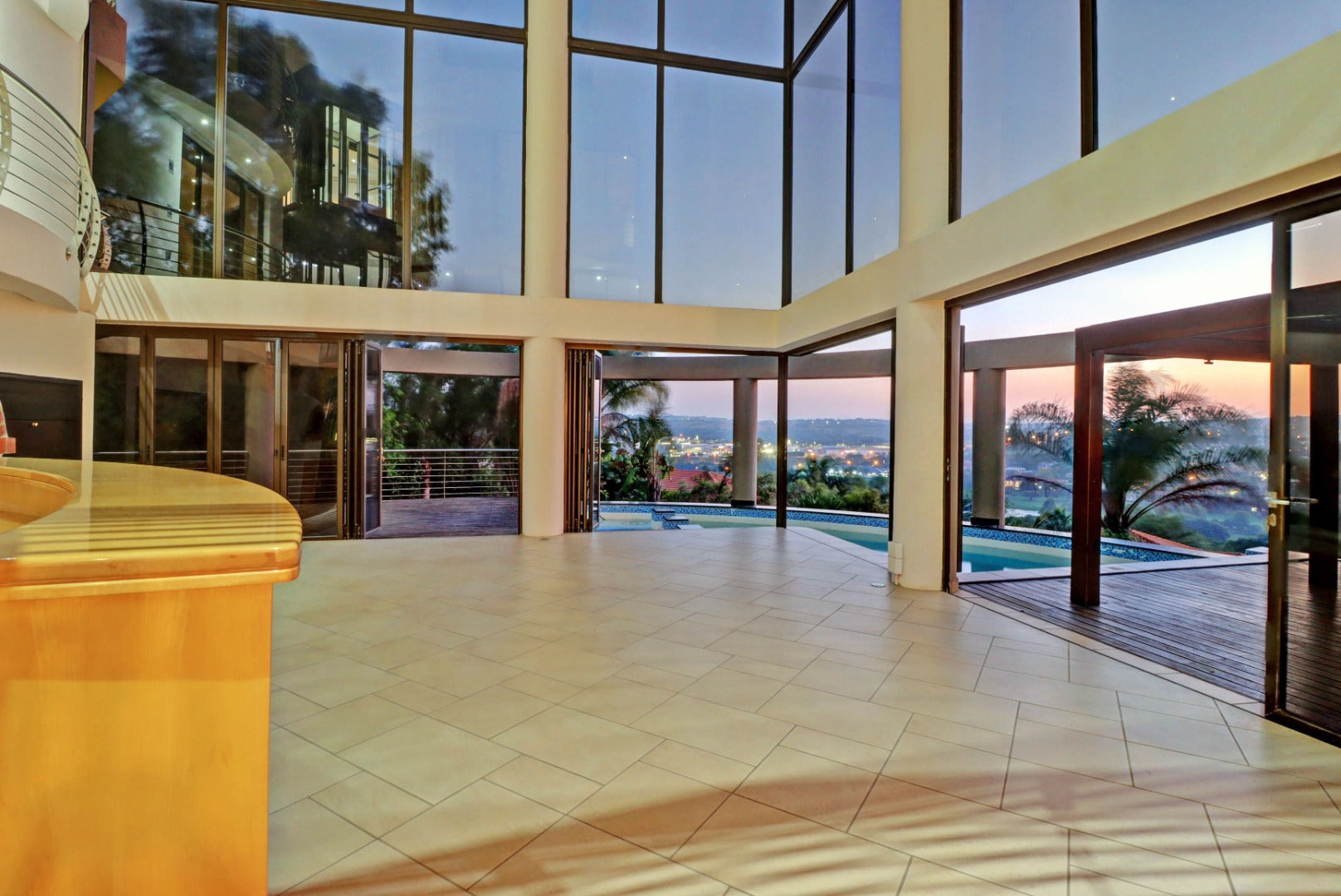 6 Bedroom House For Sale in Woodhill Golf Estate - Woodhill Golf Estate